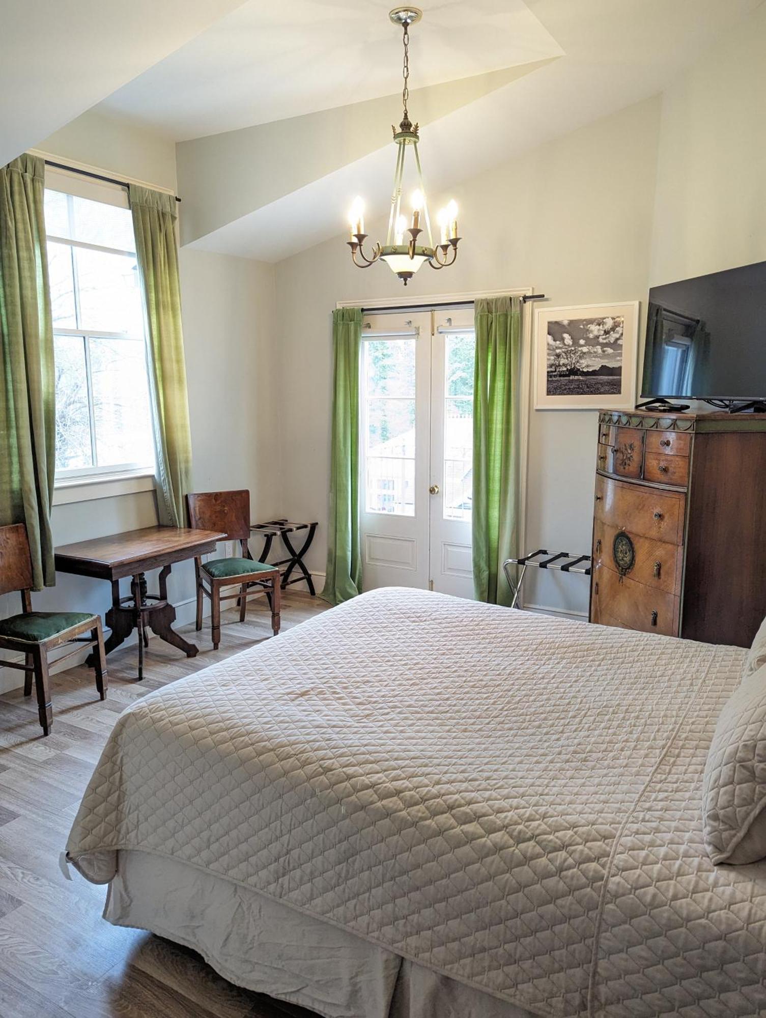 The Old Bank House Hotell Niagara-on-the-Lake Exteriör bild